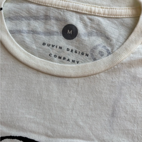 Duvin Design Medium T-shirt NWT. - Picture 2 of 5